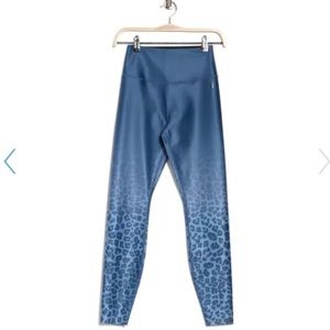Good American Sky Leopard Leggings